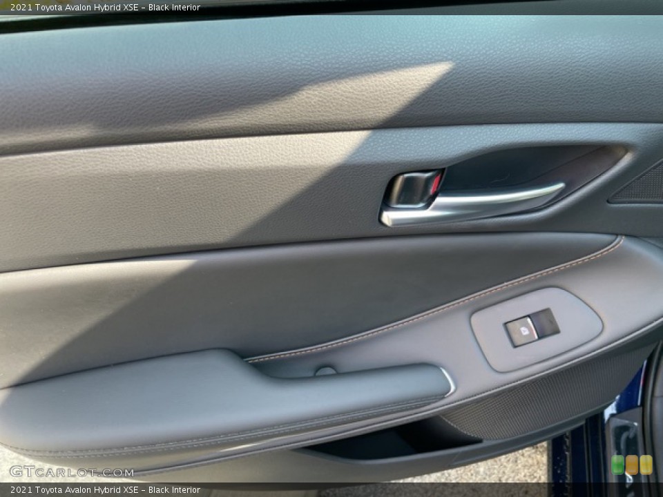 Black Interior Door Panel for the 2021 Toyota Avalon Hybrid XSE #142617319