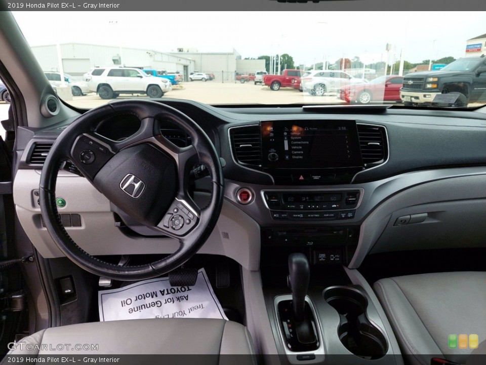 Gray Interior Dashboard for the 2019 Honda Pilot EX-L #142618555
