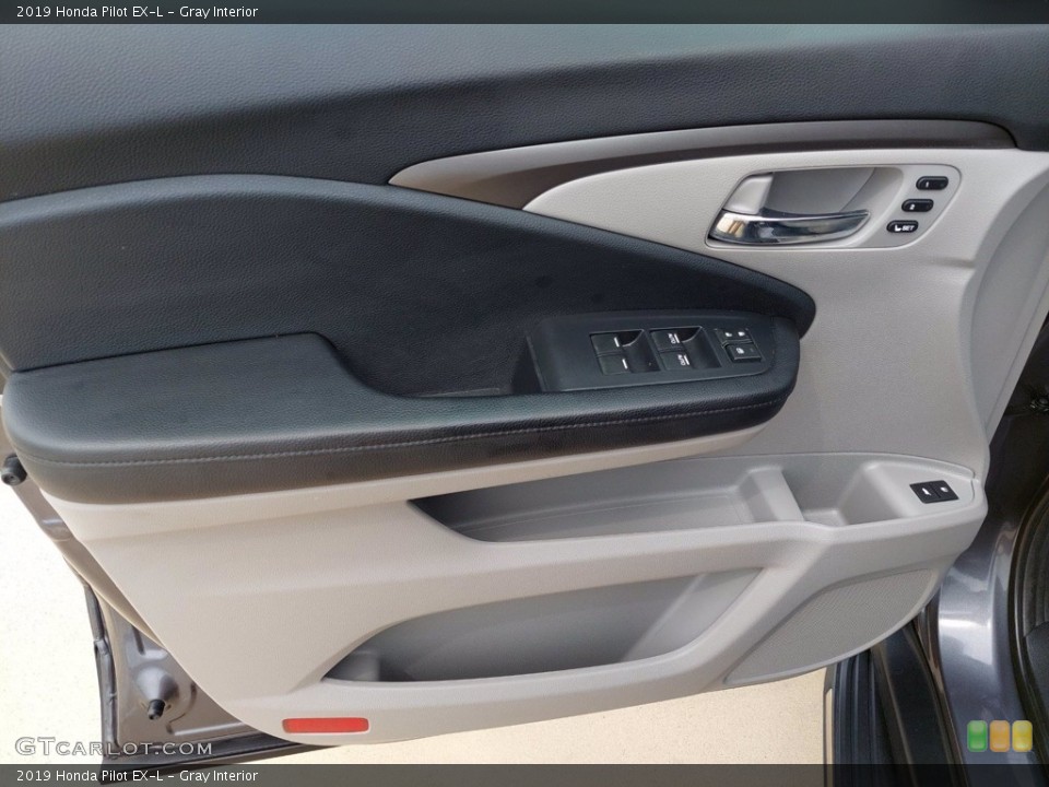 Gray Interior Door Panel for the 2019 Honda Pilot EX-L #142618606