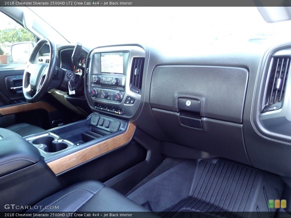 Jet Black Interior Dashboard for the 2018 Chevrolet Silverado 2500HD LTZ Crew Cab 4x4 #142622221