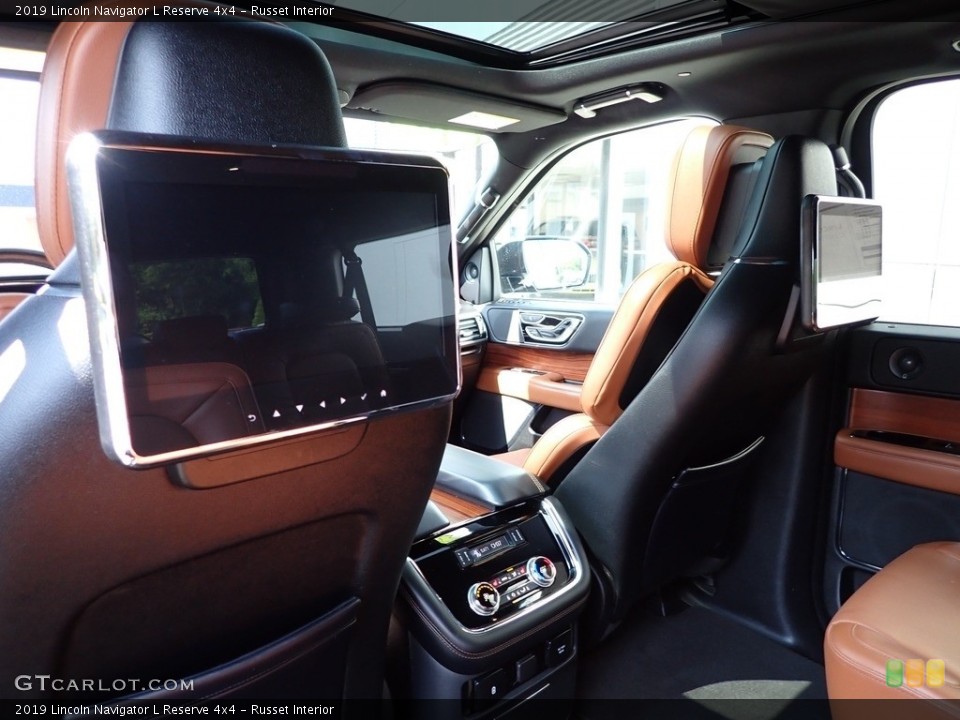 Russet Interior Entertainment System for the 2019 Lincoln Navigator L Reserve 4x4 #142624891