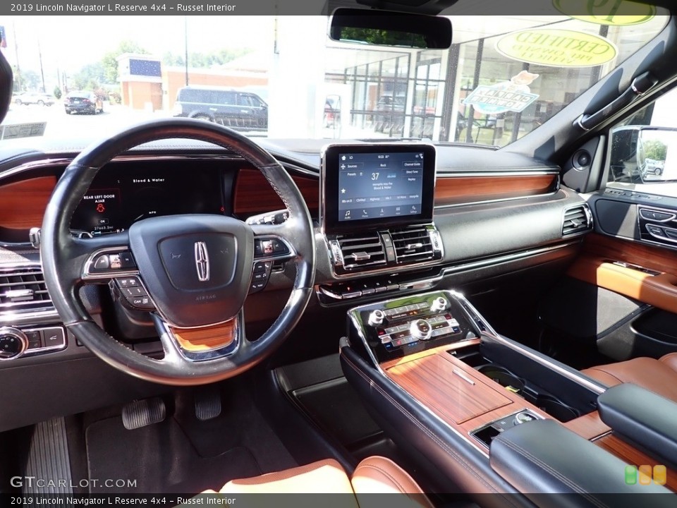 Russet Interior Photo for the 2019 Lincoln Navigator L Reserve 4x4 #142624894