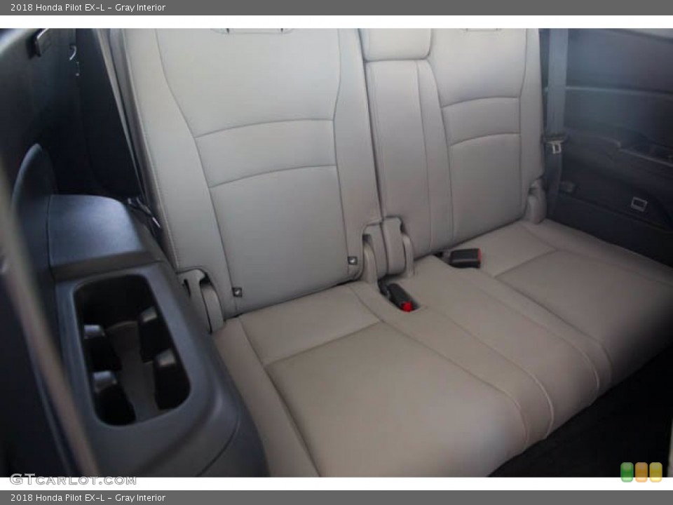 Gray Interior Rear Seat for the 2018 Honda Pilot EX-L #142639139