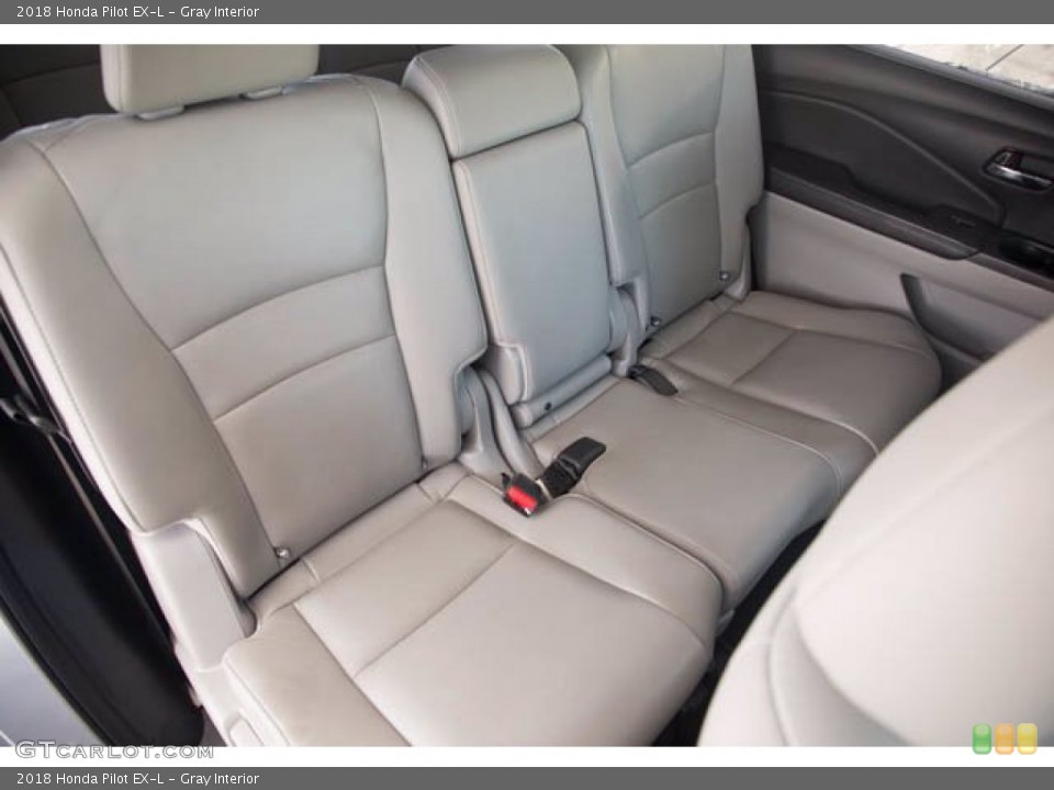 Gray Interior Rear Seat for the 2018 Honda Pilot EX-L #142639166