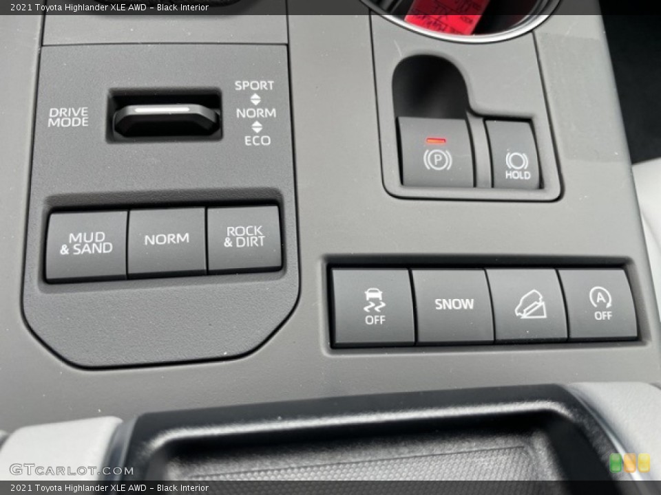 Black Interior Controls for the 2021 Toyota Highlander XLE AWD #142651093