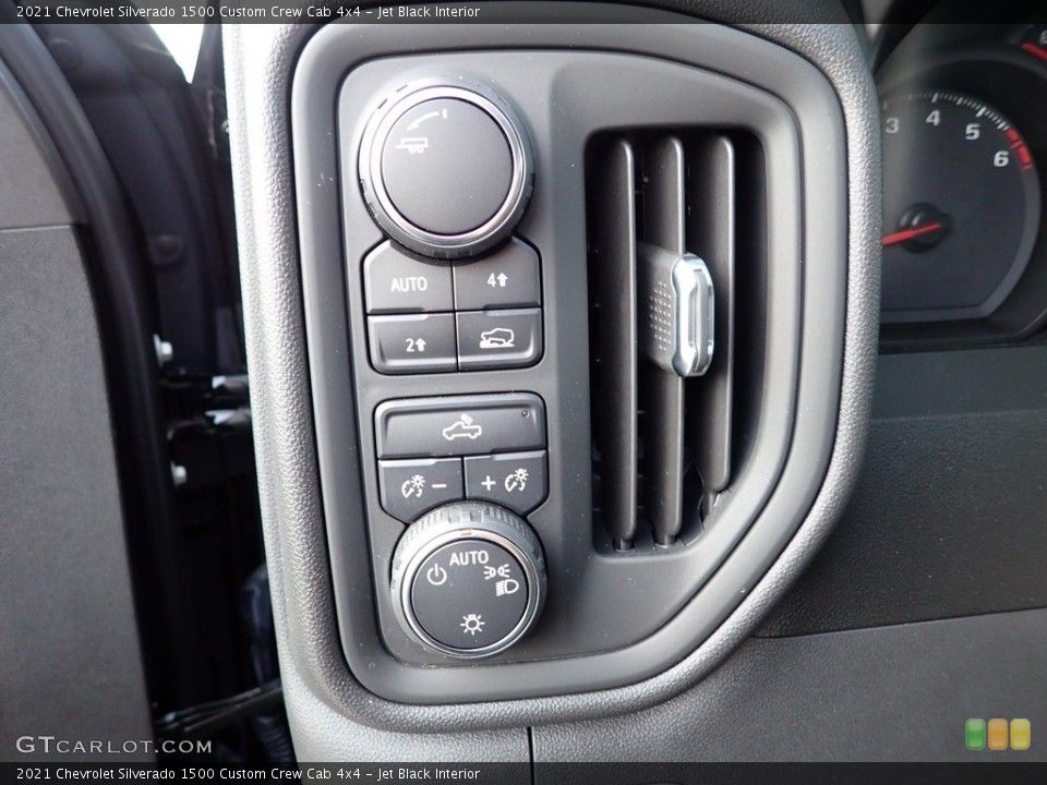 Jet Black Interior Controls for the 2021 Chevrolet Silverado 1500 Custom Crew Cab 4x4 #142670230