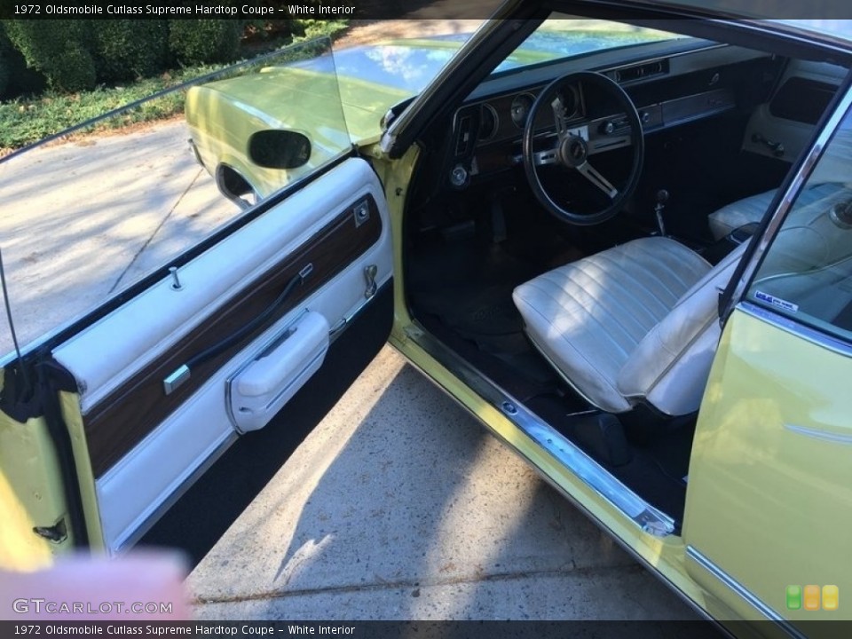 White Interior Door Panel for the 1972 Oldsmobile Cutlass Supreme Hardtop Coupe #142686760
