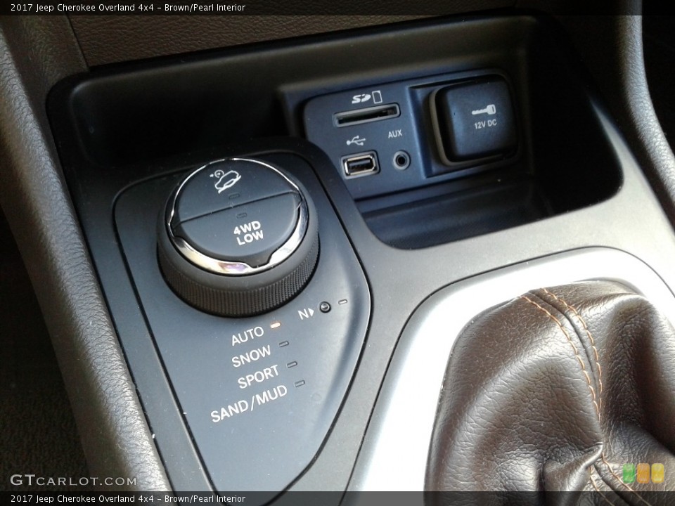 Brown/Pearl Interior Controls for the 2017 Jeep Cherokee Overland 4x4 #142701361