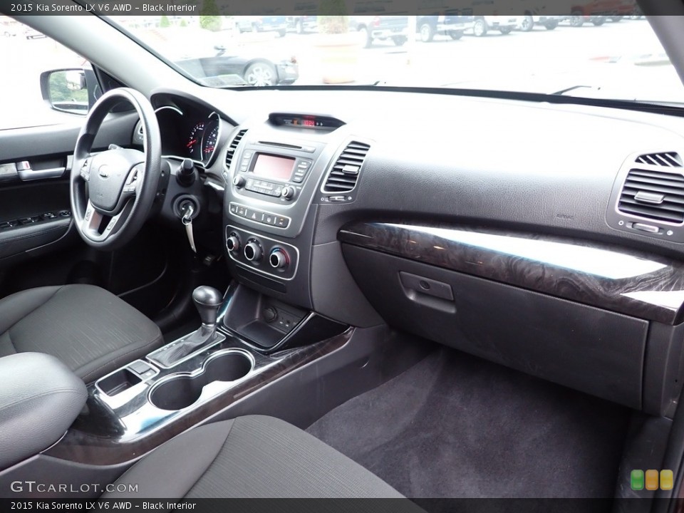 Black Interior Dashboard for the 2015 Kia Sorento LX V6 AWD #142709549