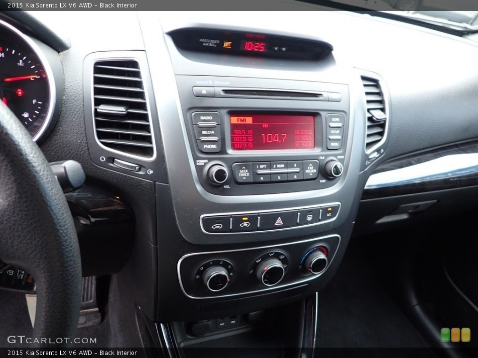 Black Interior Controls for the 2015 Kia Sorento LX V6 AWD #142709834