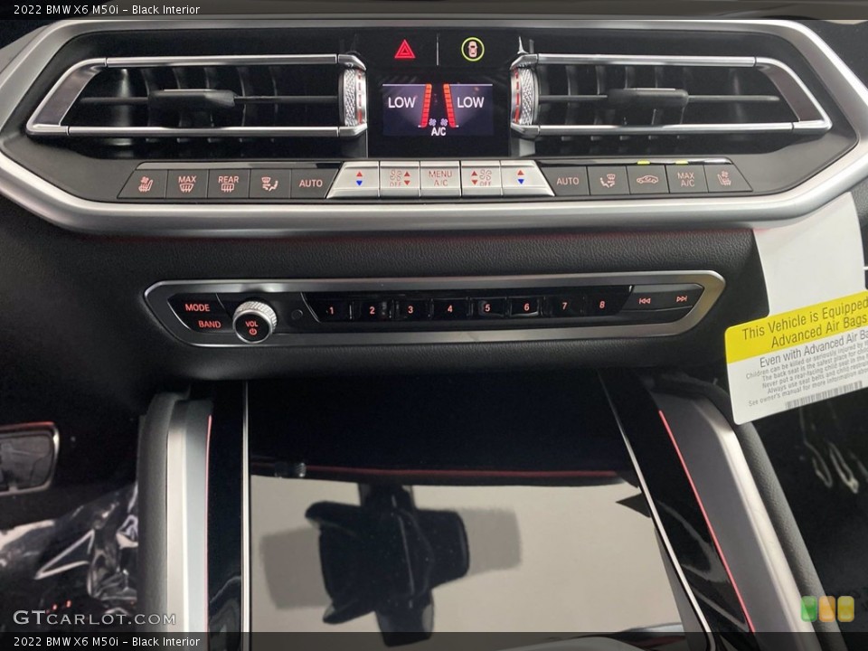 Black Interior Controls for the 2022 BMW X6 M50i #142765431