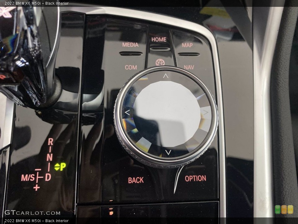 Black Interior Controls for the 2022 BMW X6 M50i #142765518