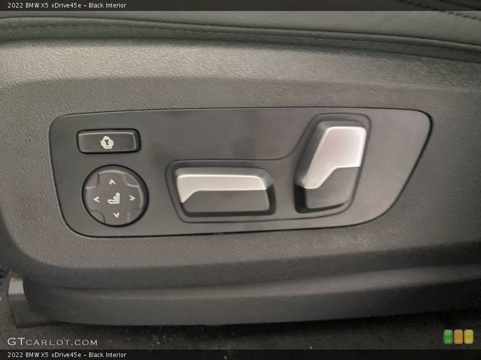 Black Interior Controls for the 2022 BMW X5 xDrive45e #142794201