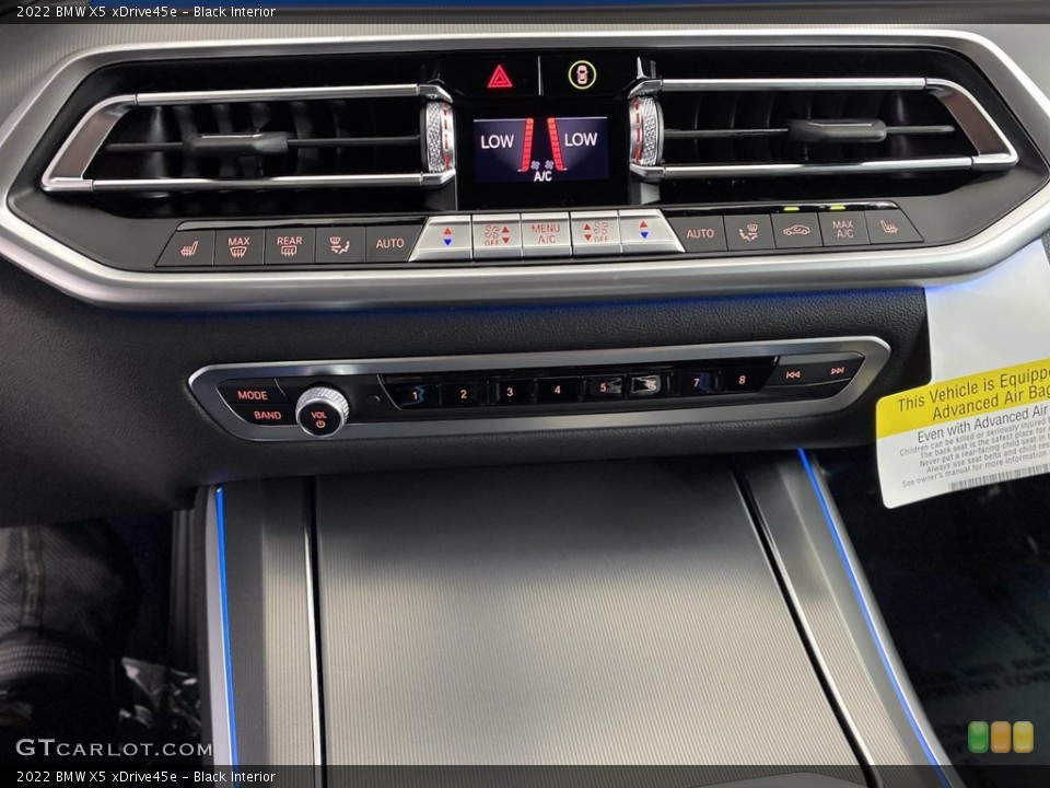 Black Interior Controls for the 2022 BMW X5 xDrive45e #142794437