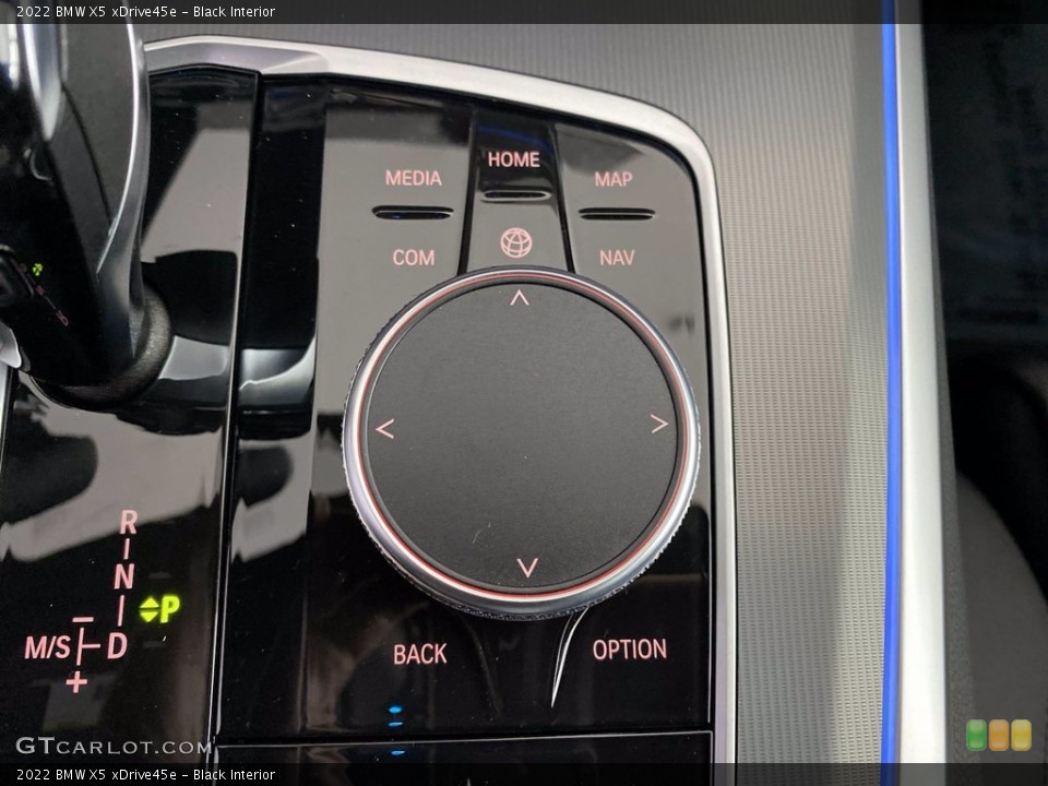 Black Interior Controls for the 2022 BMW X5 xDrive45e #142794527