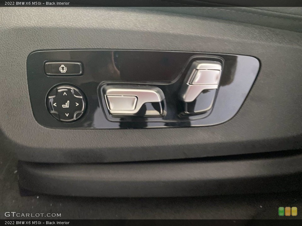 Black Interior Controls for the 2022 BMW X6 M50i #142818791