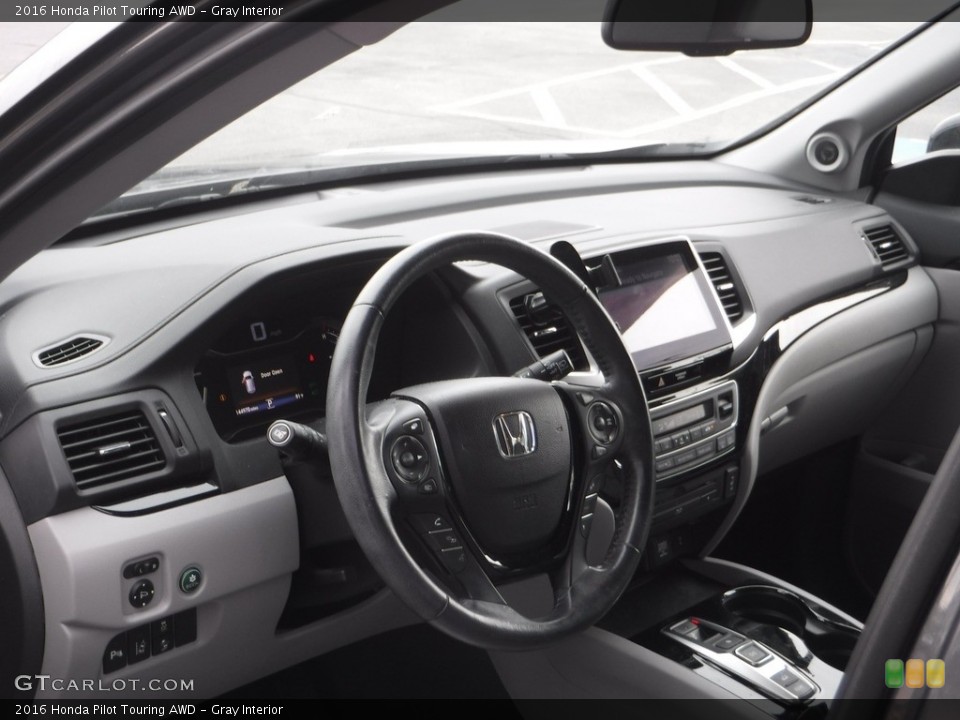 Gray Interior Dashboard for the 2016 Honda Pilot Touring AWD #142836342