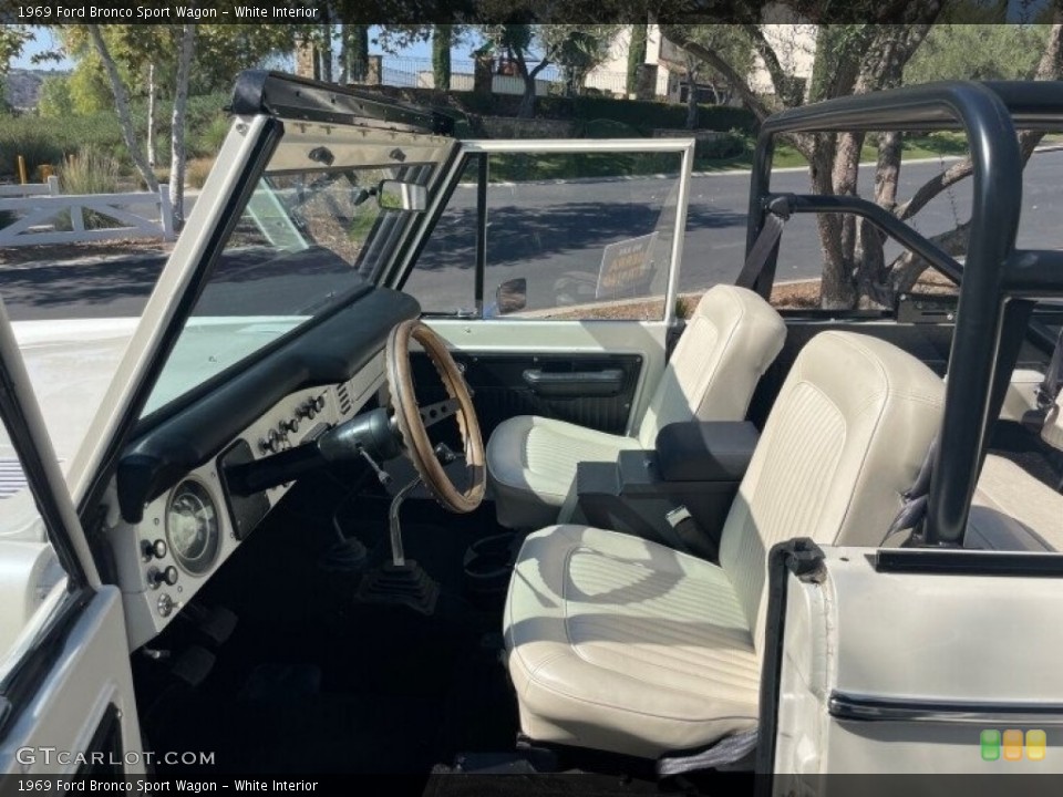 White Interior Photo for the 1969 Ford Bronco Sport Wagon #142923580