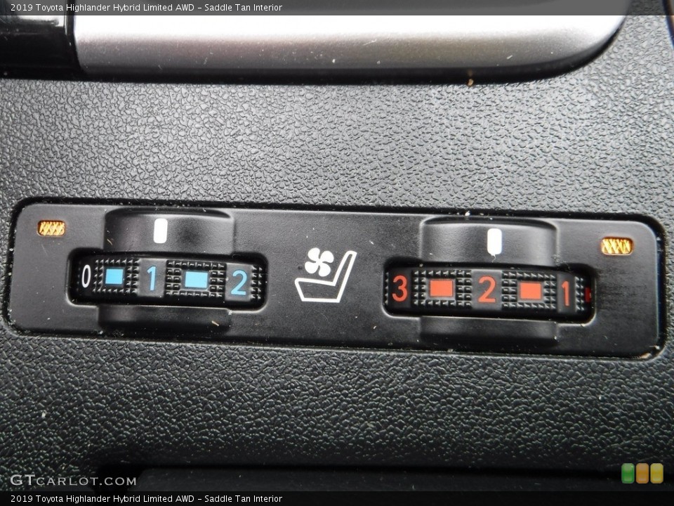 Saddle Tan Interior Controls for the 2019 Toyota Highlander Hybrid Limited AWD #142957362
