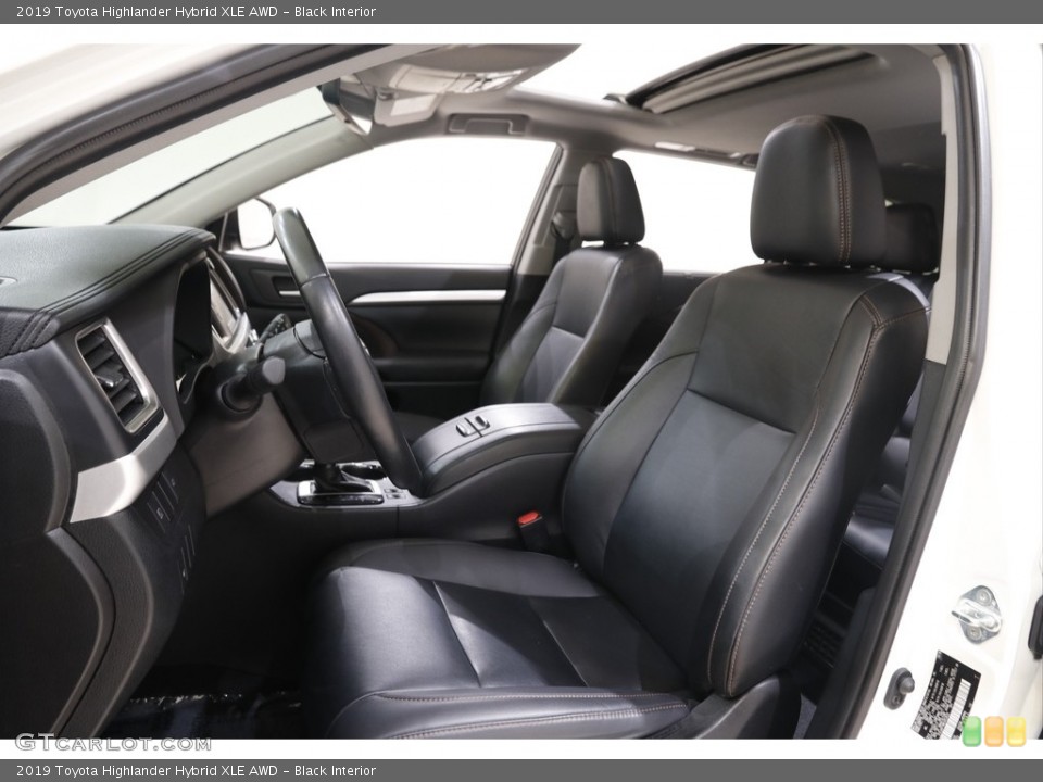 Black Interior Photo for the 2019 Toyota Highlander Hybrid XLE AWD #142970036