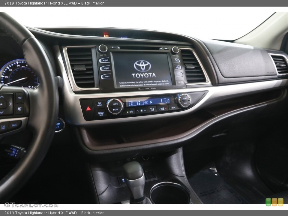 Black Interior Controls for the 2019 Toyota Highlander Hybrid XLE AWD #142970101