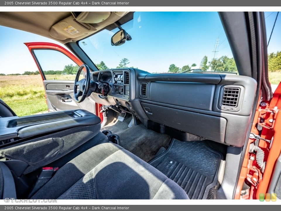 Dark Charcoal Interior Dashboard for the 2005 Chevrolet Silverado 3500 Regular Cab 4x4 #142979039