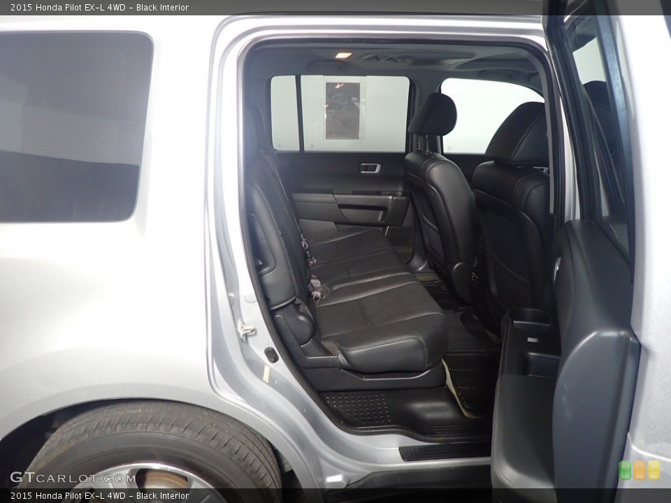 Black Interior Rear Seat for the 2015 Honda Pilot EX-L 4WD #142981809