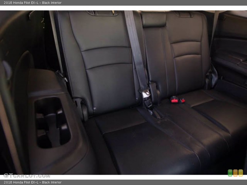 Black Interior Rear Seat for the 2018 Honda Pilot EX-L #142984854