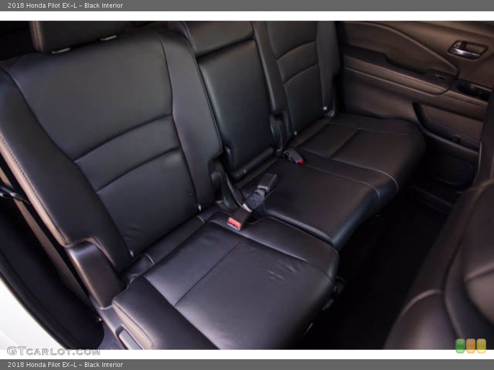 Black Interior Rear Seat for the 2018 Honda Pilot EX-L #142984896