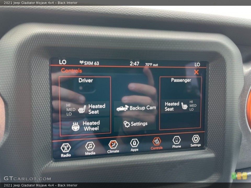 Black Interior Controls for the 2021 Jeep Gladiator Mojave 4x4 #143010097