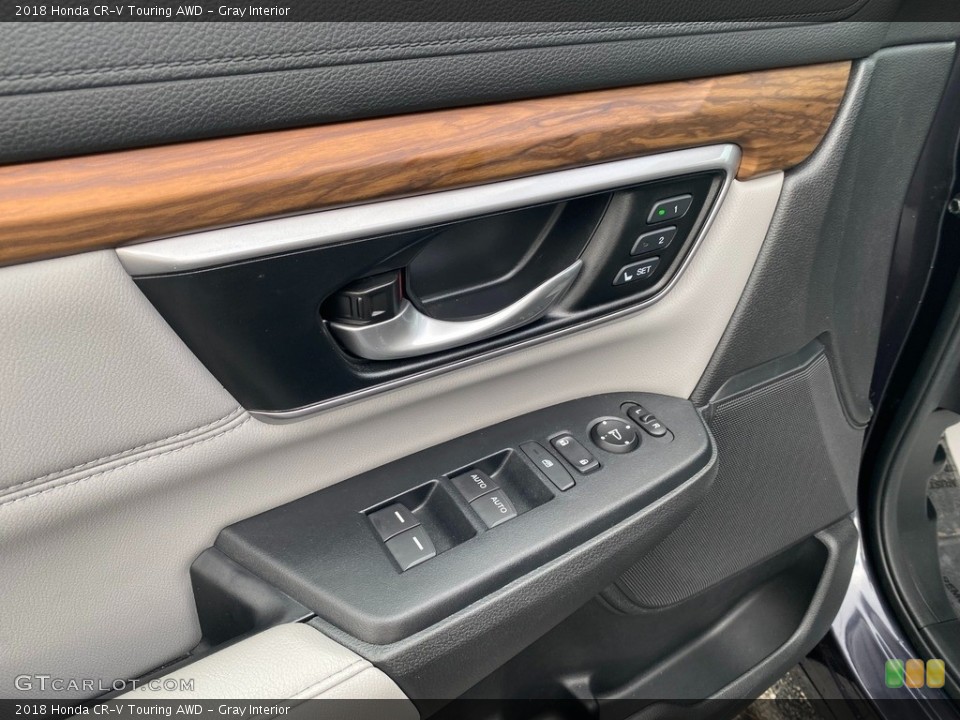 Gray Interior Controls for the 2018 Honda CR-V Touring AWD #143011605