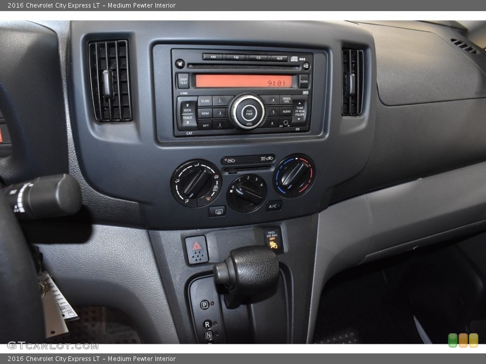 Medium Pewter Interior Controls for the 2016 Chevrolet City Express LT #143031337