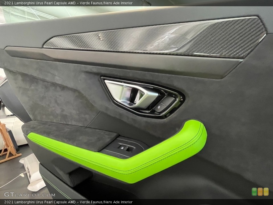 Verde Faunus/Nero Ade Interior Door Panel for the 2021 Lamborghini Urus Pearl Capsule AWD #143090261