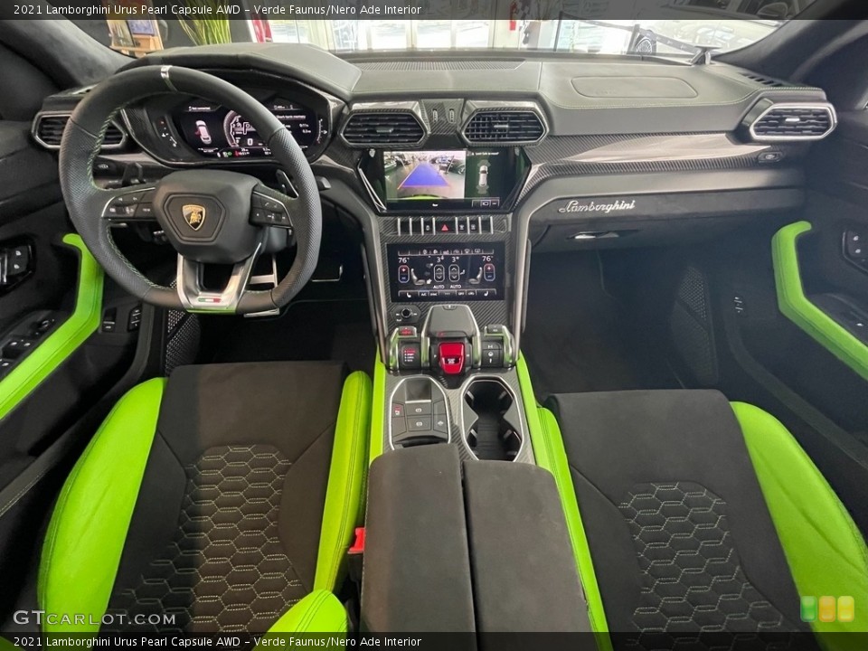 Verde Faunus/Nero Ade Interior Photo for the 2021 Lamborghini Urus Pearl Capsule AWD #143090309