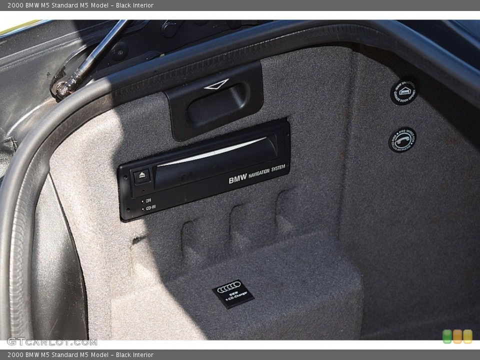 Black Interior Audio System for the 2000 BMW M5  #143102528