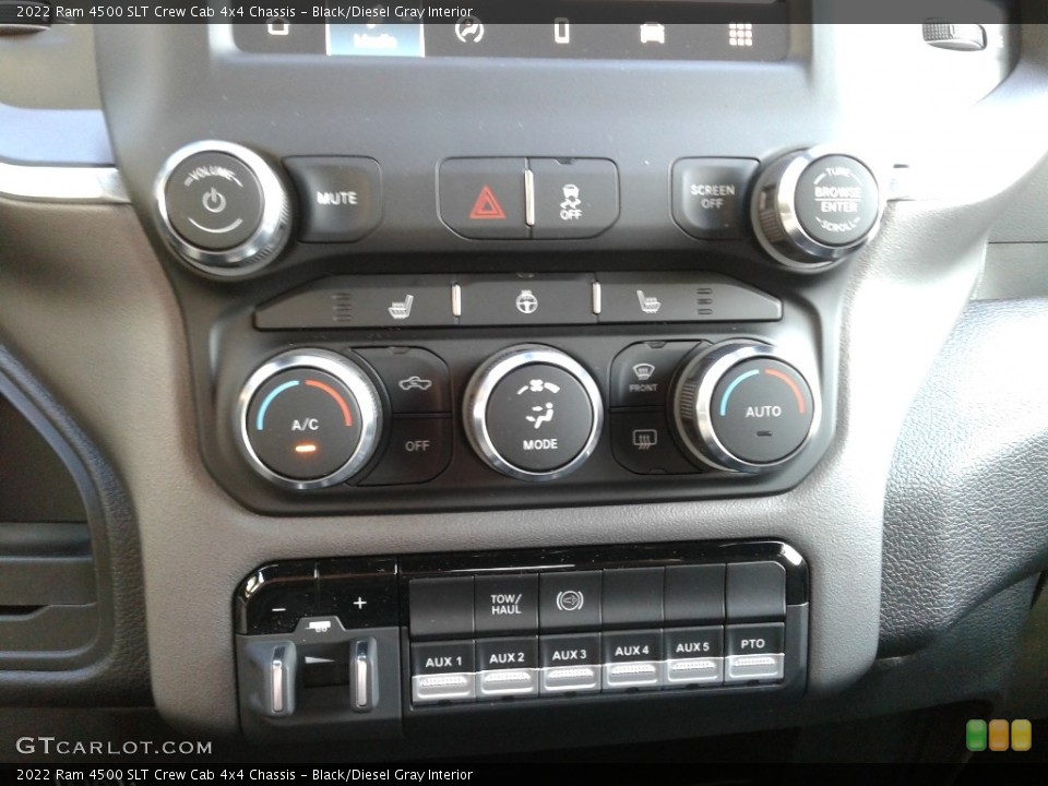 Black/Diesel Gray Interior Controls for the 2022 Ram 4500 SLT Crew Cab 4x4 Chassis #143106998