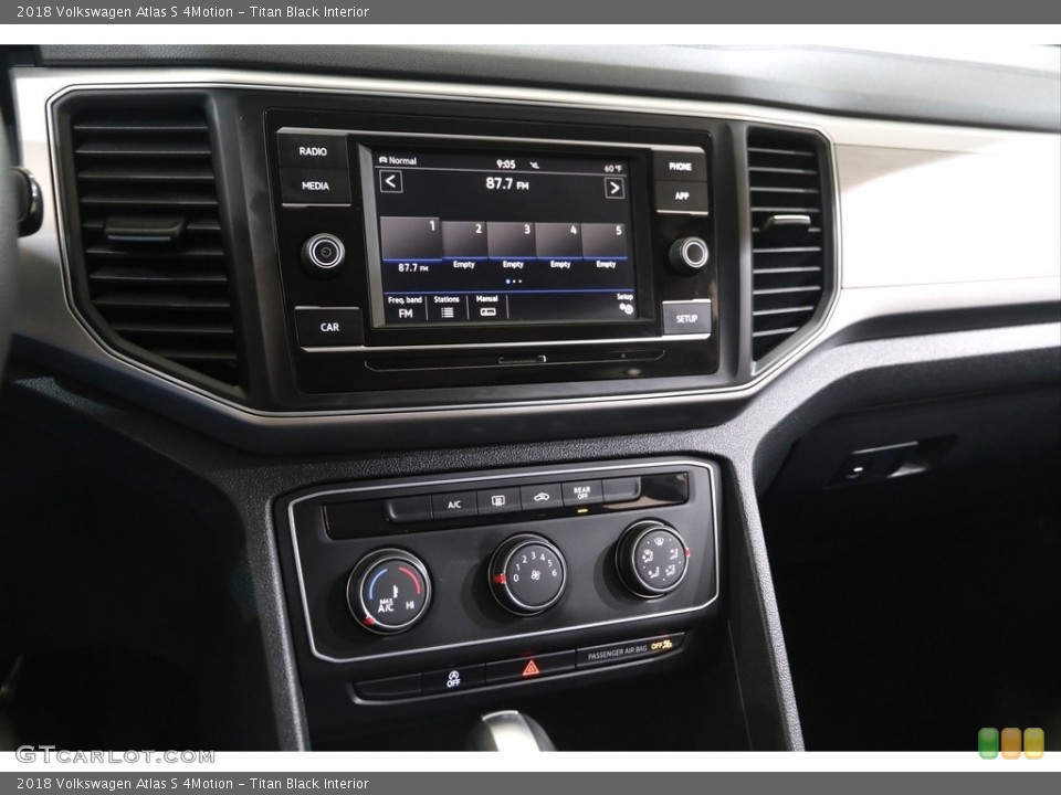 Titan Black Interior Controls for the 2018 Volkswagen Atlas S 4Motion #143145700