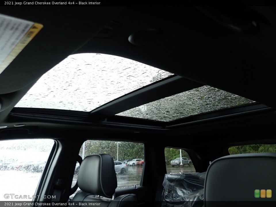 Black Interior Sunroof for the 2021 Jeep Grand Cherokee Overland 4x4 #143156514