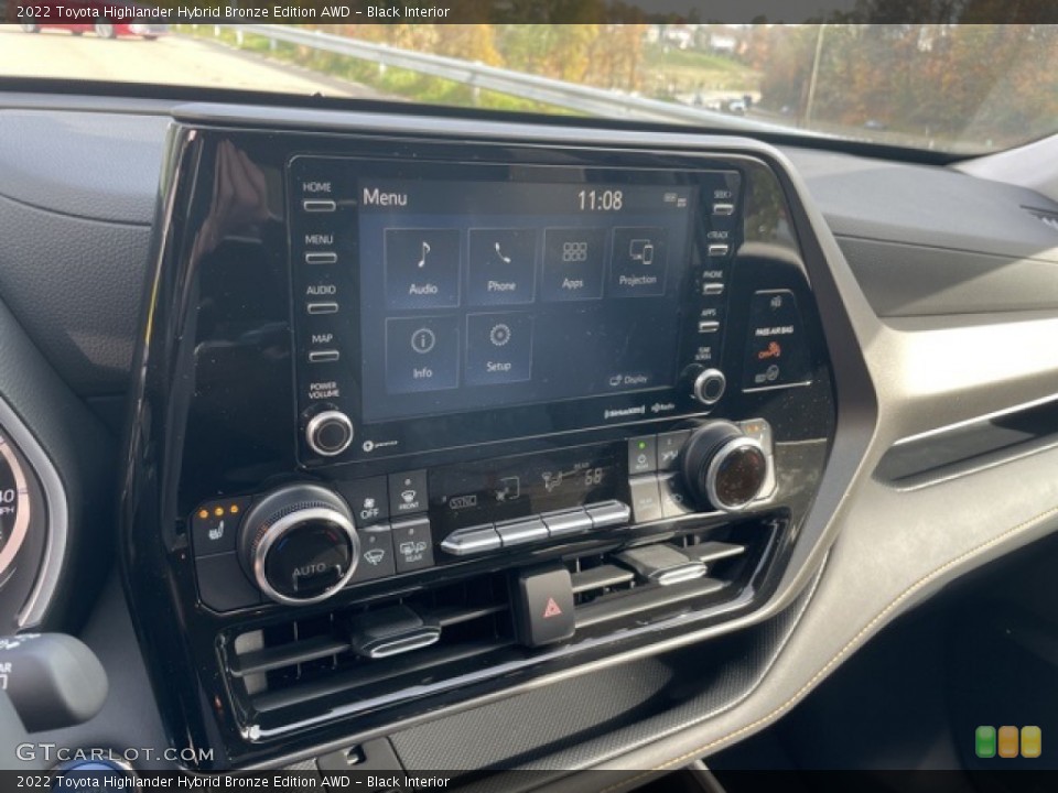 Black Interior Controls for the 2022 Toyota Highlander Hybrid Bronze Edition AWD #143179507