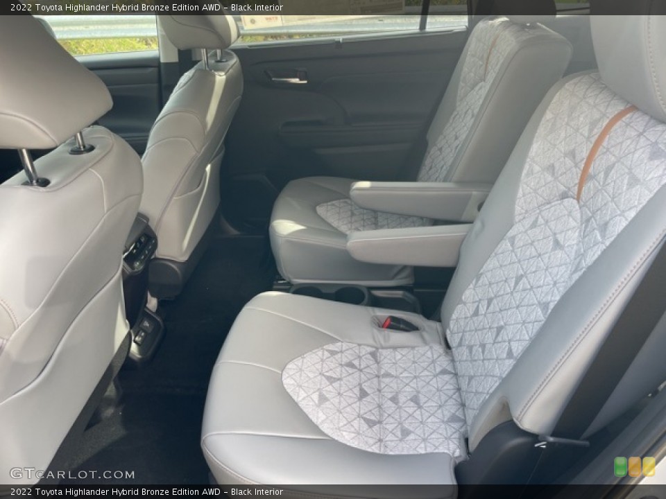 Black Interior Rear Seat for the 2022 Toyota Highlander Hybrid Bronze Edition AWD #143179867