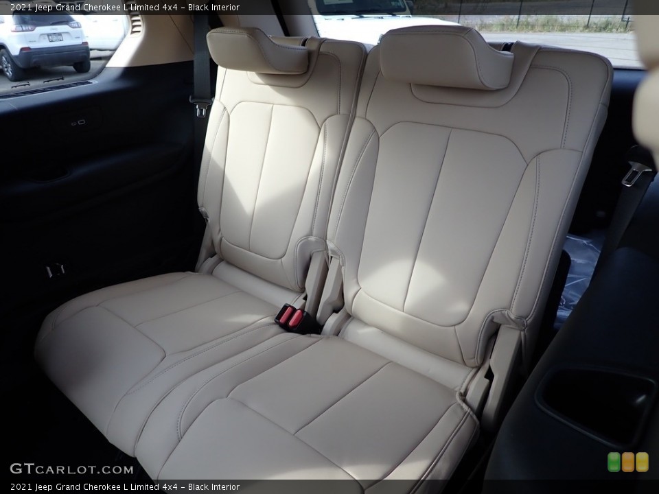 Black Interior Rear Seat for the 2021 Jeep Grand Cherokee L Limited 4x4 #143220477