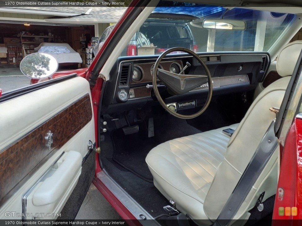 Ivory 1970 Oldsmobile Cutlass Supreme Interiors