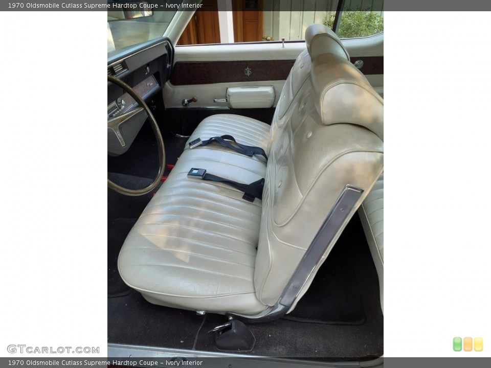 Ivory Interior Front Seat for the 1970 Oldsmobile Cutlass Supreme Hardtop Coupe #143259688