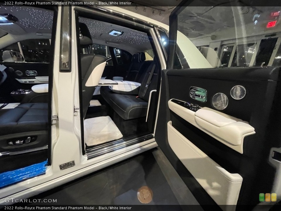 Black/White Interior Rear Seat for the 2022 Rolls-Royce Phantom  #143290266