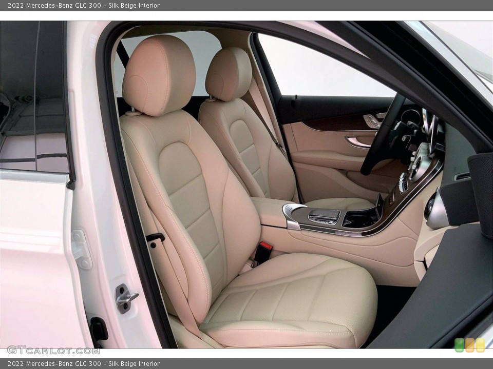 Silk Beige Interior Photo for the 2022 Mercedes-Benz GLC 300 #143301595