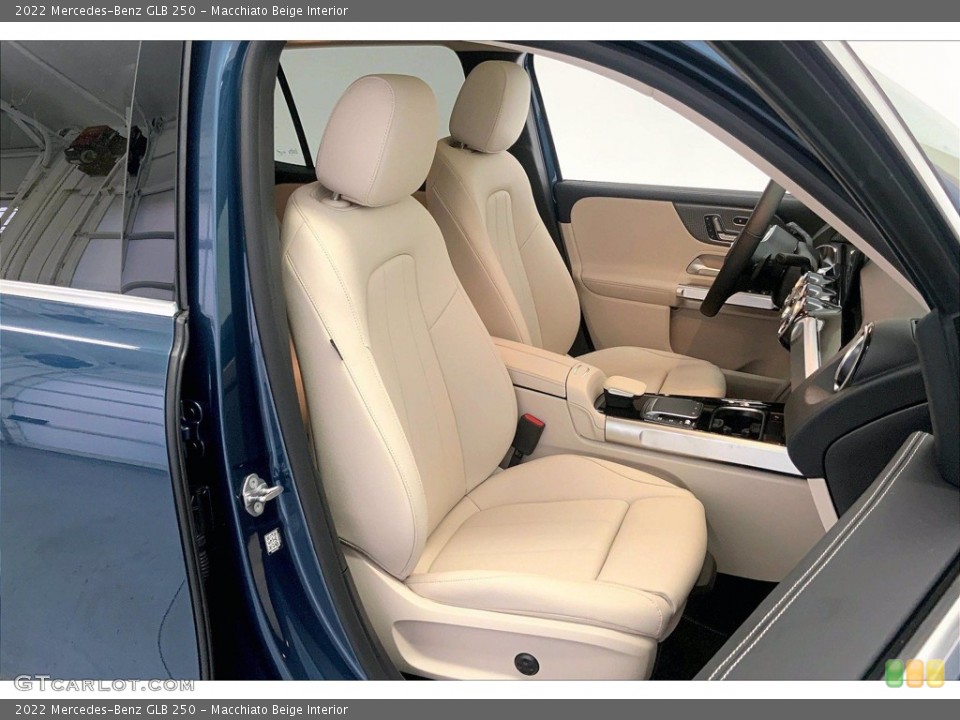 Macchiato Beige Interior Photo for the 2022 Mercedes-Benz GLB 250 #143331278