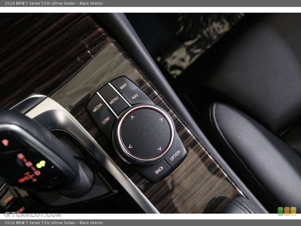 Black Interior Controls for the 2019 BMW 5 Series 530i xDrive Sedan #143359809