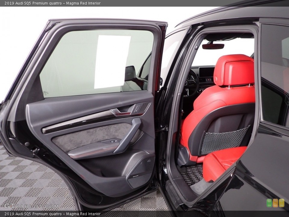 Magma Red Interior Door Panel for the 2019 Audi SQ5 Premium quattro #143383216