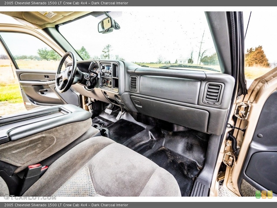 Dark Charcoal Interior Dashboard for the 2005 Chevrolet Silverado 1500 LT Crew Cab 4x4 #143392925