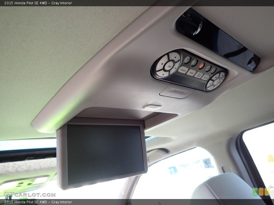 Gray Interior Entertainment System for the 2015 Honda Pilot SE 4WD #143394284